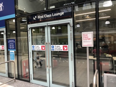 Review Stansted Express First Class