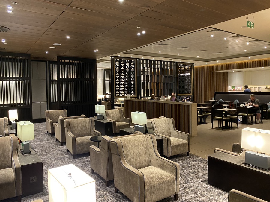 Plaza Premium lounge Heathrow Terminal 2 review