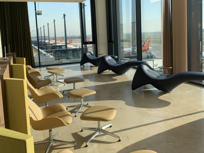 Berlin-Brandenburg Airport Templehof lounge seating