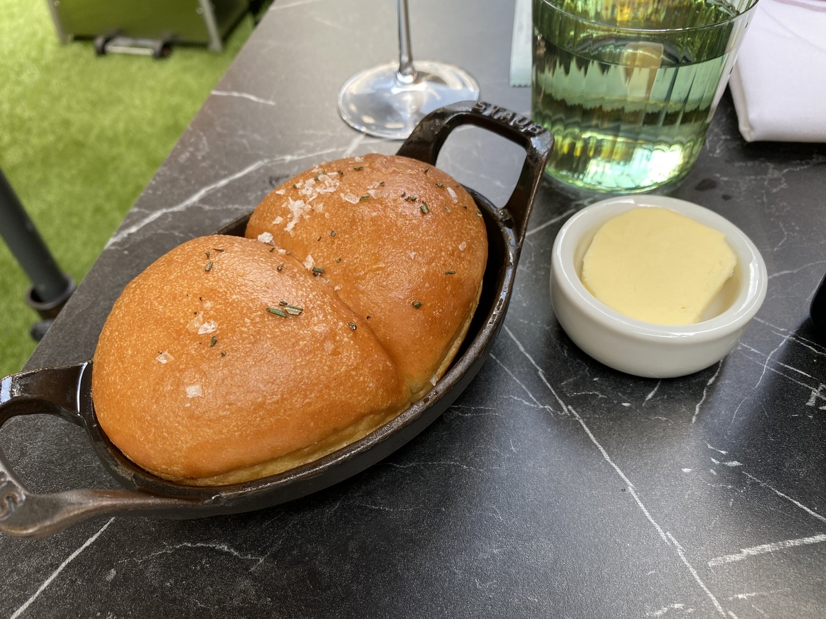 JW Marriott Grosvenor House forecourt bread