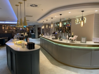 Aspire lounge Luton airport bar