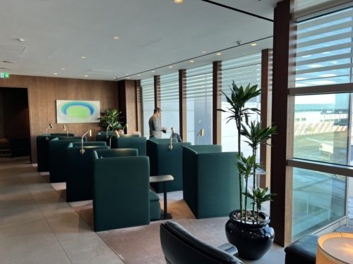 Cathay Pacific Business lounge Heathrow pods