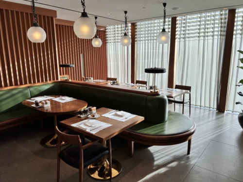 Cathay Pacific First lounge Heathrow a la carte dining