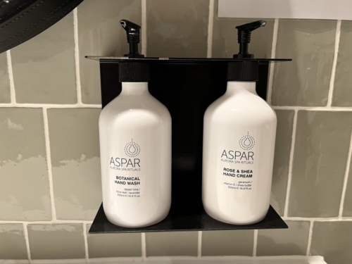 Qantas London Lounge Heathrow T3 Aspar amenities