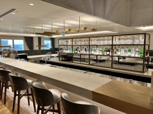 Qantas London Lounge Heathrow T3 gin bar