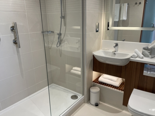 Review Courtyard London Heathrow Airport hotel