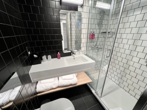 Moxy Manchester City hotel bathroom