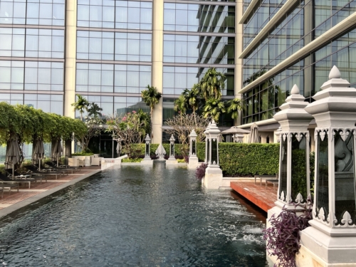 St Regis Bangkok pool