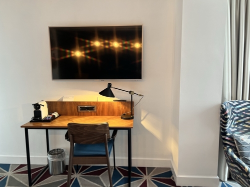 Hotel Indigo Birmingham desk