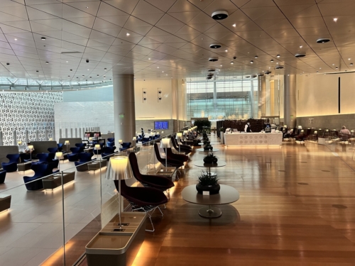 Qatar Airways Welcomes Passengers to the New Al Mourjan Business Lounge –  The Garden