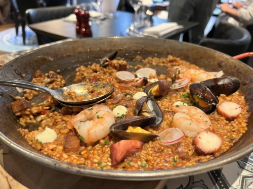 Andaz Amsterdam Prinsengracht Bluespoon paella