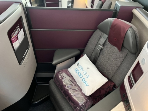 Qatar Airways 787-9 business class centre pair