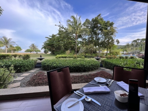 Shangri-La Rasa Ria Ocean Wing Oceano breakfast table