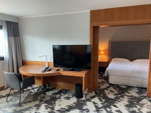 Sheraton Frankfurt Airport club suite