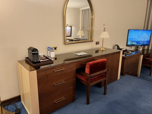 Sheraton Grand Doha desk