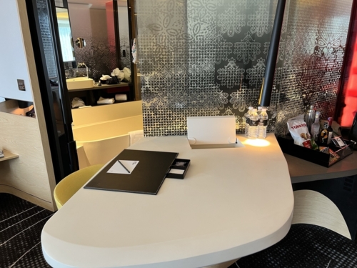 W hotel Kuala Lumpur desk