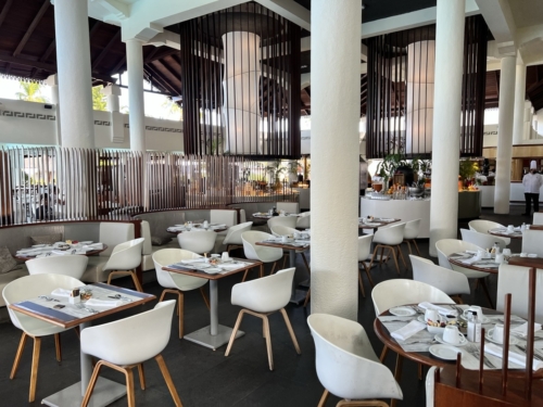 Sofitel Mauritius Imperial buffet seating