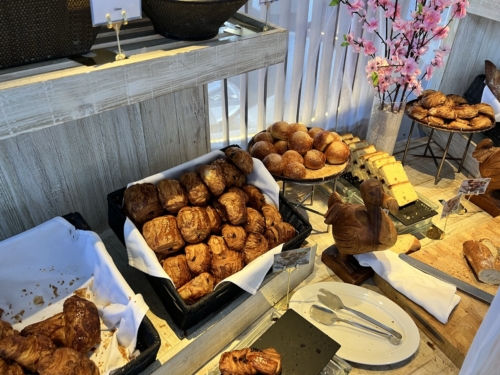 Sofitel Mauritius Imperial magnifique room breakfast pastries