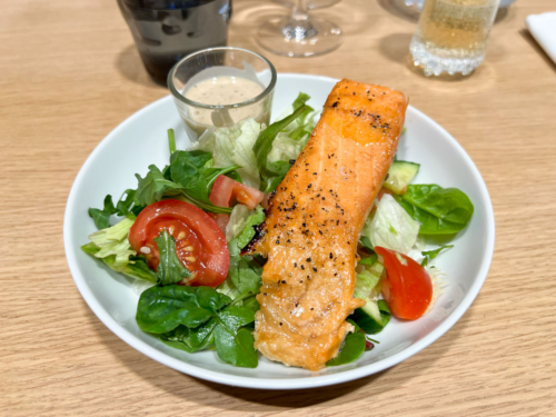 Finnair Platinum Wing salmon salad