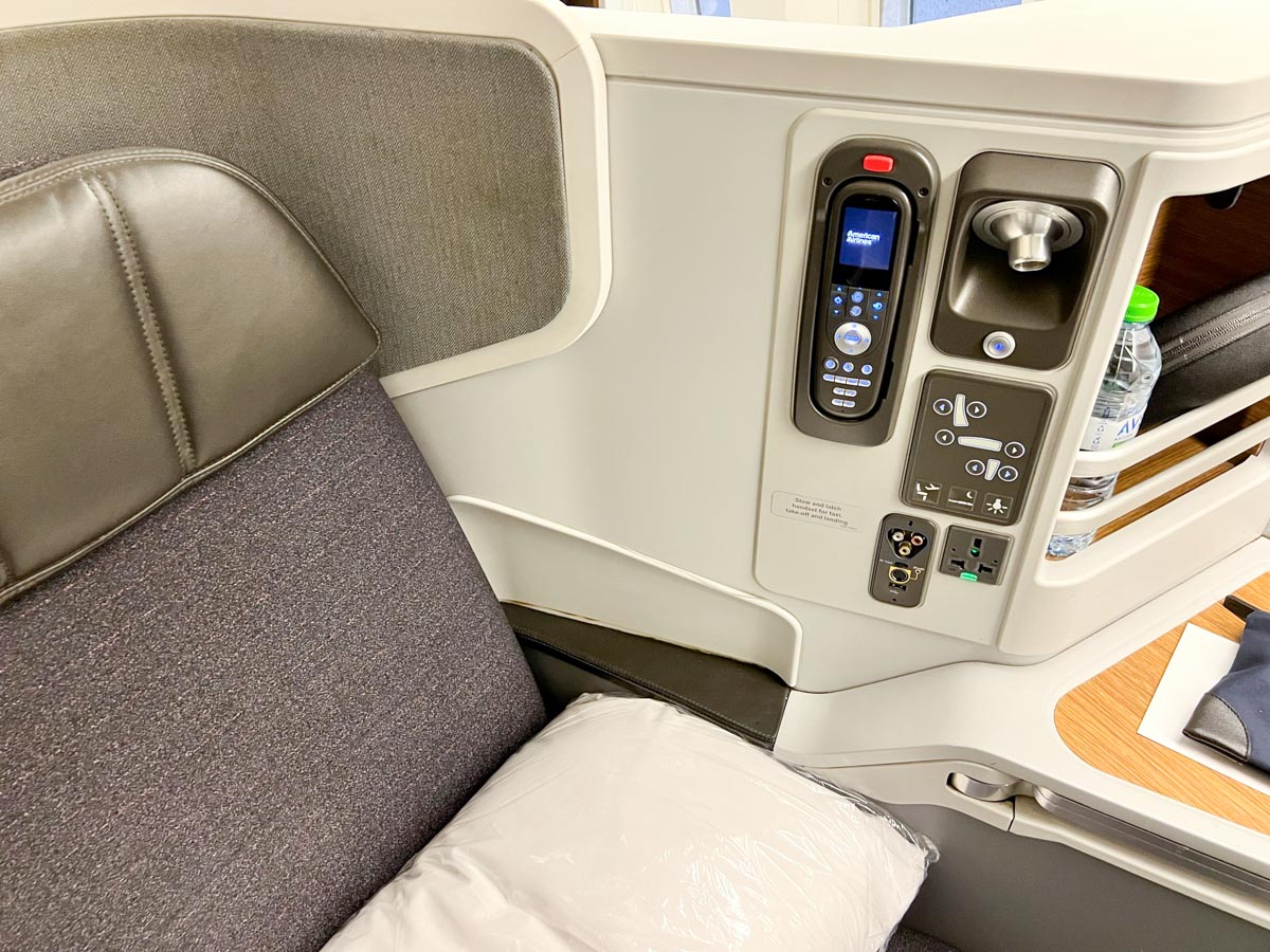 https://www.headforpoints.com/wp-content/uploads/2022/12/American-Airlines-Flagship-business-class-6226.jpg