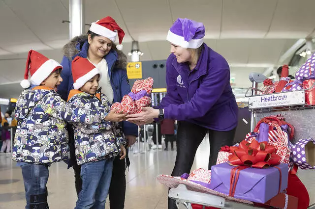 Heathrow to give away 10,000 gifts to passengers this Christmas