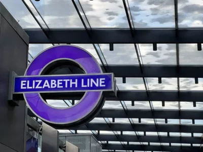 elizabeth line roundel