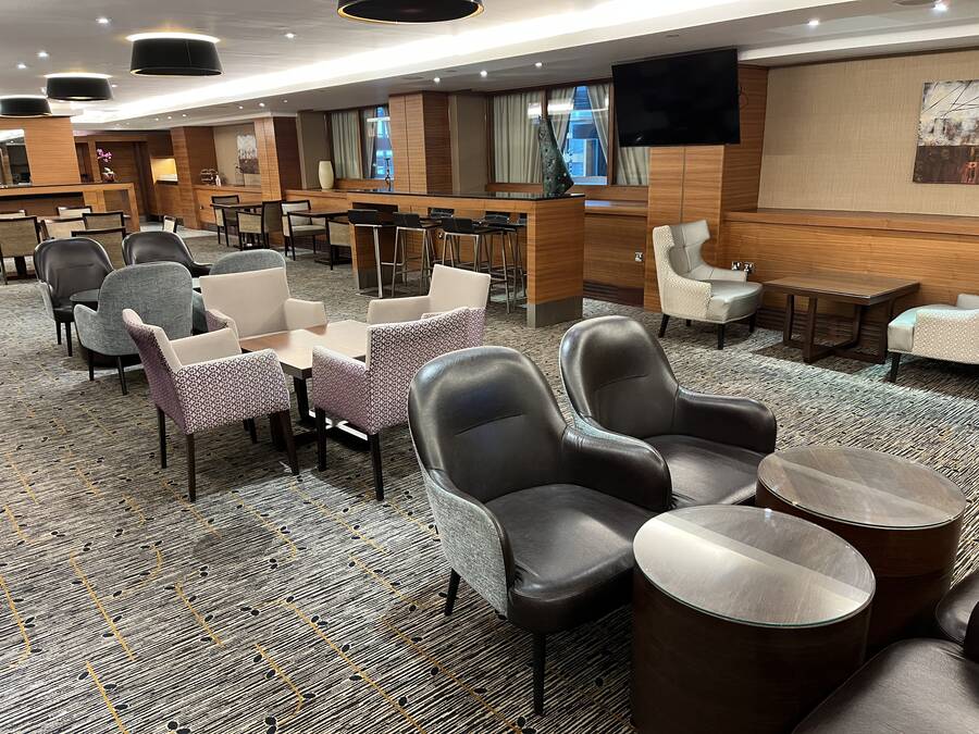 Sofitel London Heathow executive lounge