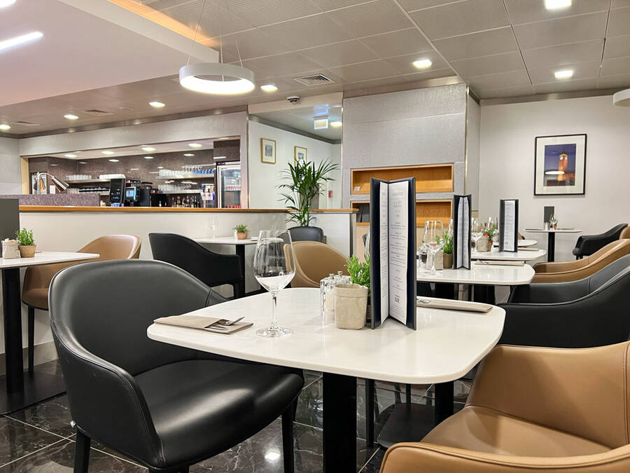 Review: the American Airlines First Class lounge at London Heathrow Terminal 3