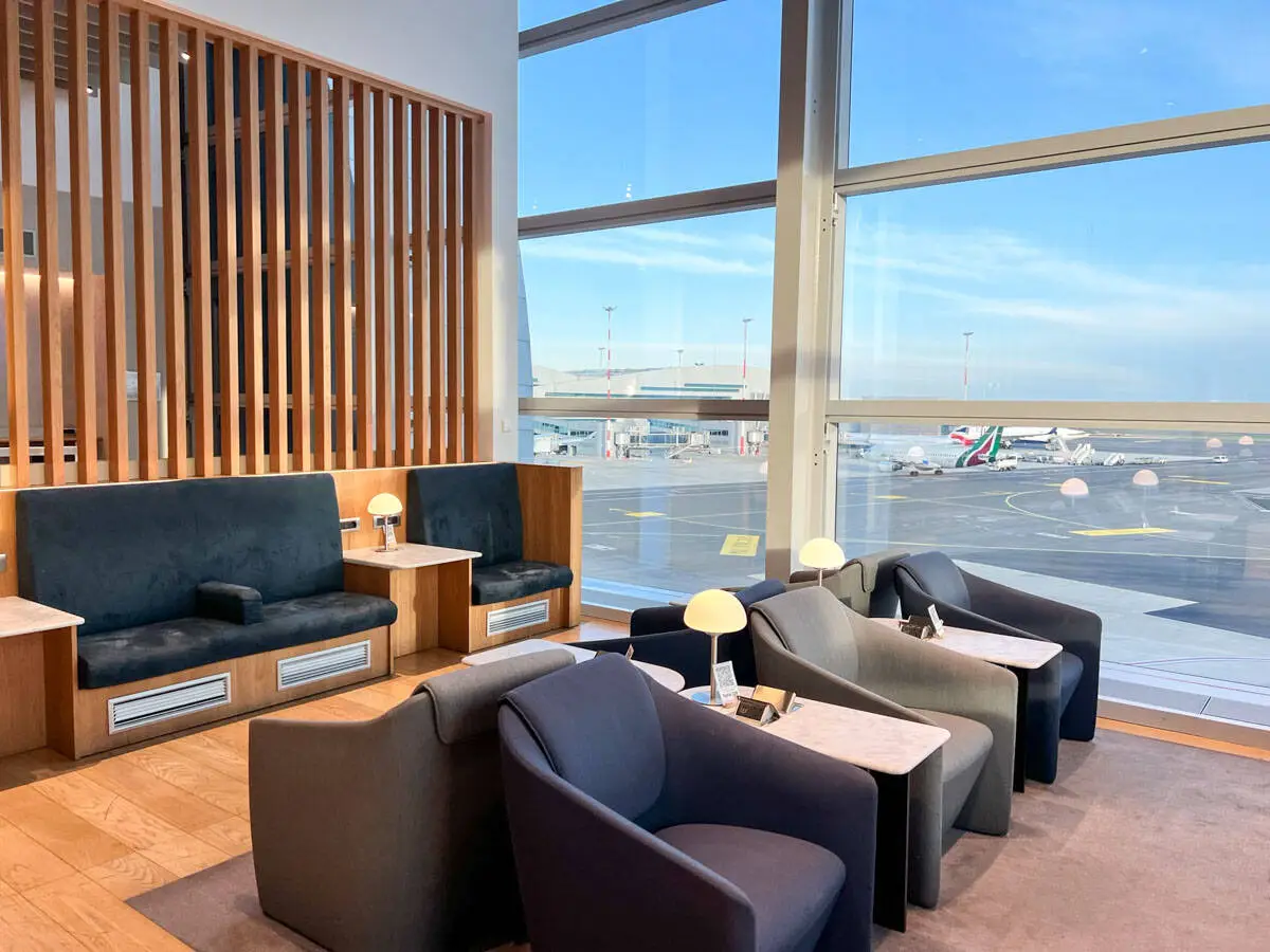 Review British Airways lounge at Rome Fiumicino Airport