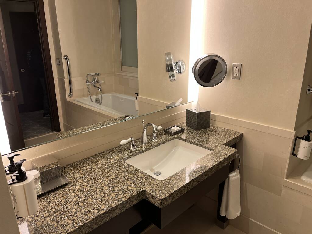 Intercontinental Boston hotel review bathroom