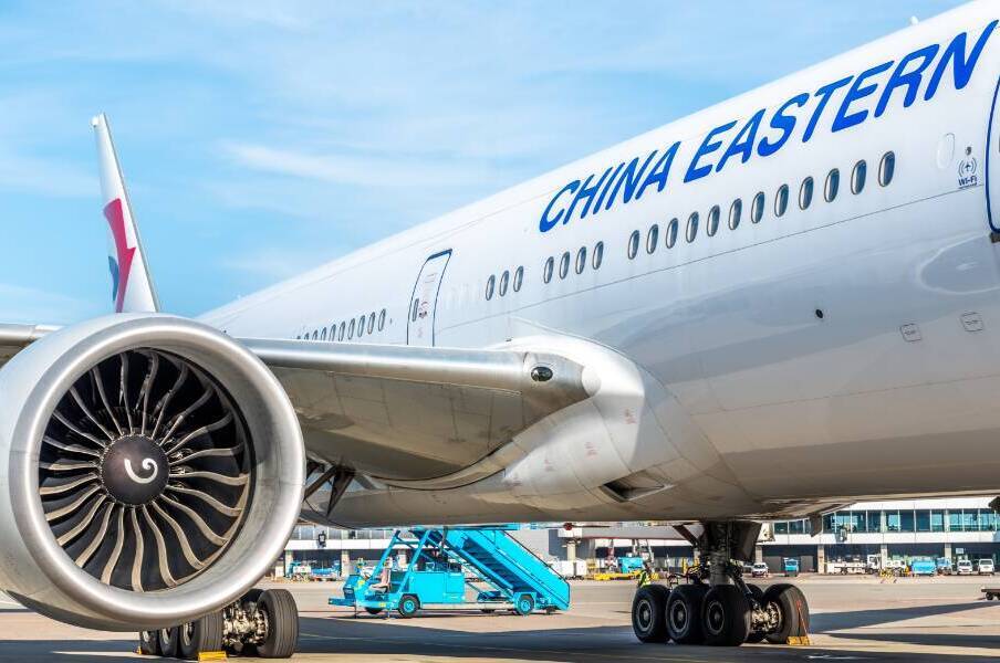 China Eastern is relaunching flights from London Gatwick