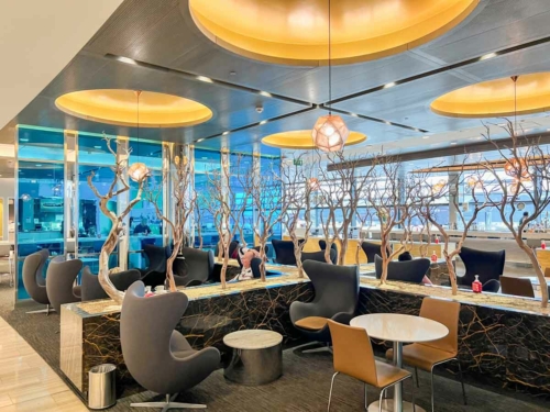 Review: the United Club lounge at London Heathrow Terminal 2