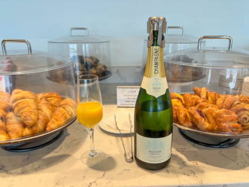 Review: the United Airlines Global Services lounge at Heathrow Terminal 2