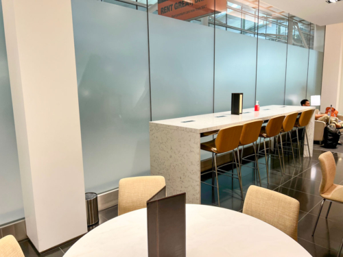 Review: United & Air Canada Arrivals Lounge at Heathrow Terminal 2