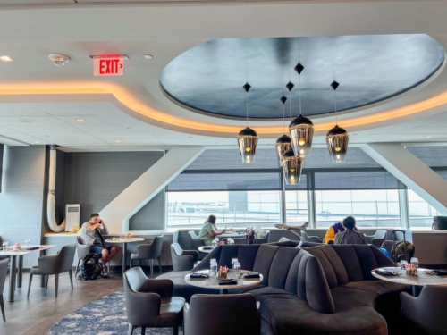 Review: the United Polaris Lounge in San Francisco