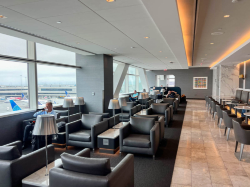 Review: the United Polaris Lounge in San Francisco