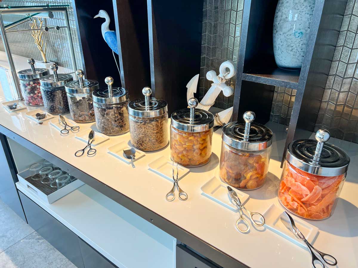 Review: the United Polaris Lounge in San Francisco