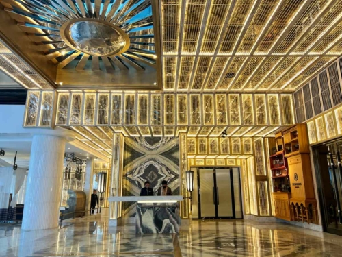 St Regis Jakarta lobby
