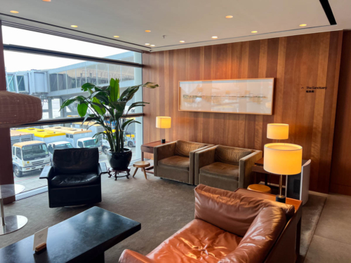 Review: Cathay Pacific The Pier Business Class lounge, Hong Kong