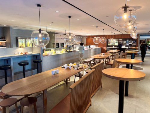 Review: Cathay Pacific The Pier Business Class lounge, Hong Kong