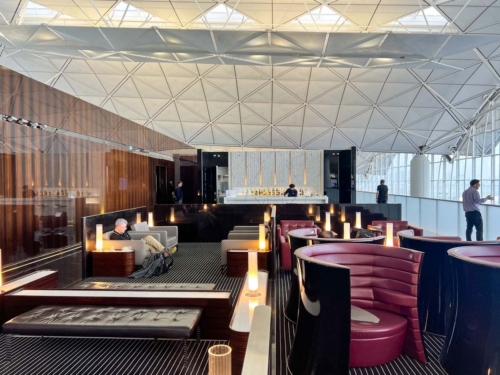 Review Cathay Pacific The Wing First Class lounge, Hong Kong