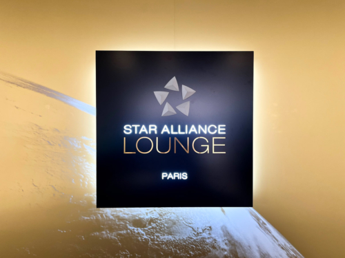 review Star Alliance non-Schengen lounge at Paris CDG Airport Terminal 1