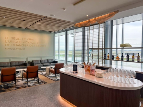 review Star Alliance non-Schengen lounge at Paris CDG Airport Terminal 1
