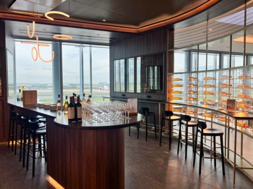 review Star Alliance non-Schengen lounge at Paris CDG Airport Terminal 1