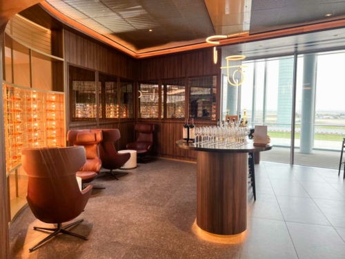 review Star Alliance non-Schengen lounge at Paris CDG Airport Terminal 1