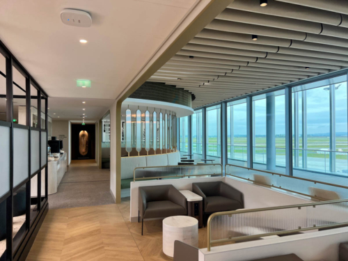 review Star Alliance non-Schengen lounge at Paris CDG Airport Terminal 1