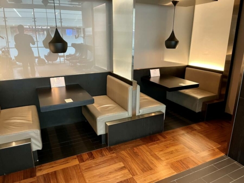 Review: 'The Bar' for British Airways First Class passengers in Dubai