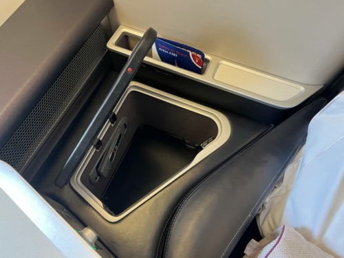 BA A380 First Class storage