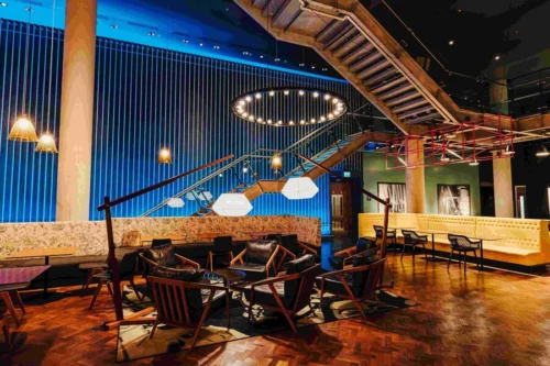American Express has a private lounge for cardholders at The O2 arena