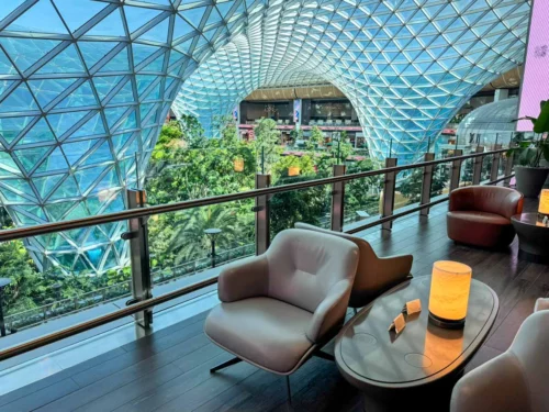 Review Qatar Airways Al Mourjan The Garden lounge Doha Hamad Airport